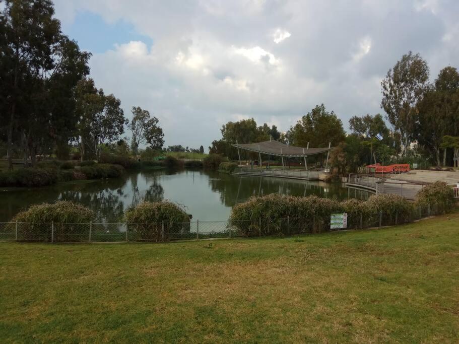 Studio In Herzliya, Near Idc & Park Ngoại thất bức ảnh